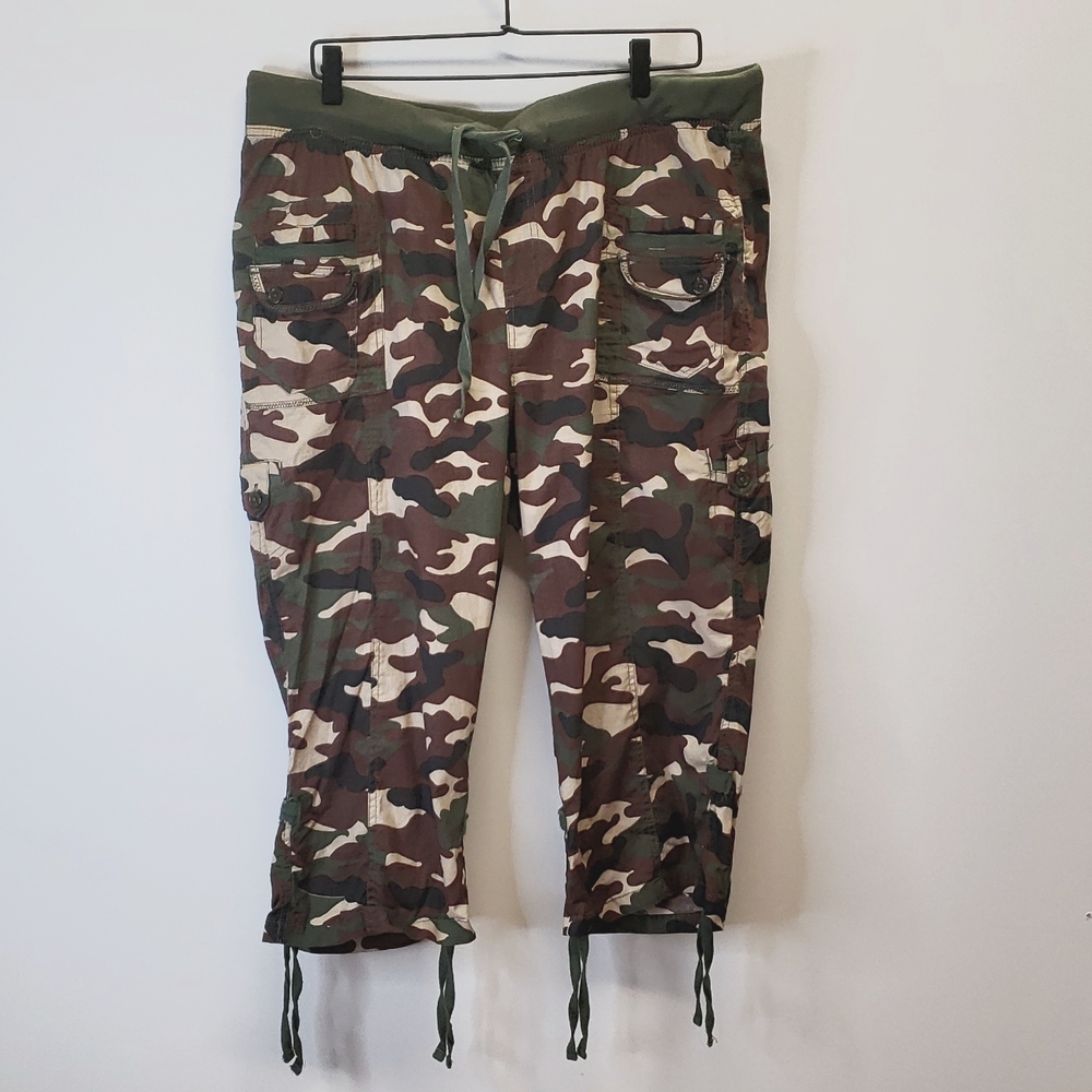 Women's Camo Ankle Cargo Jeans - Olive/Khaki